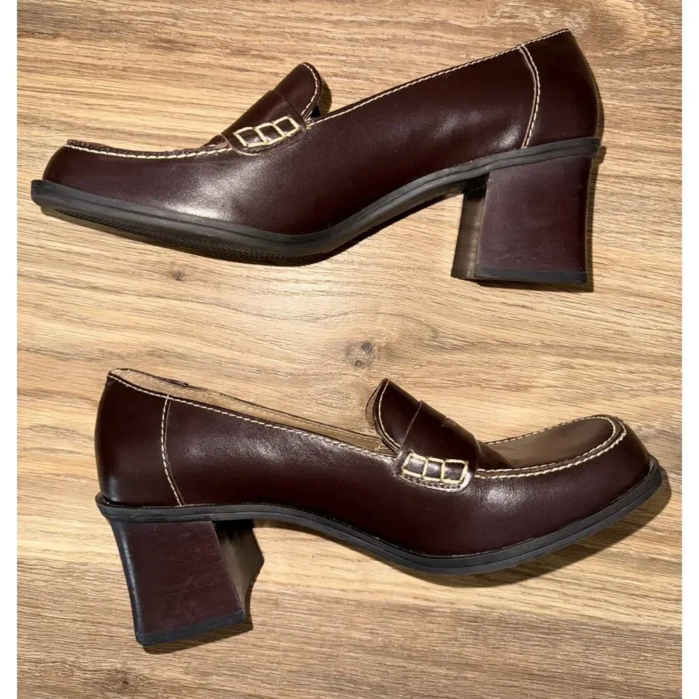Bakers vintage leather closed toe school girl loafers - size 8.5